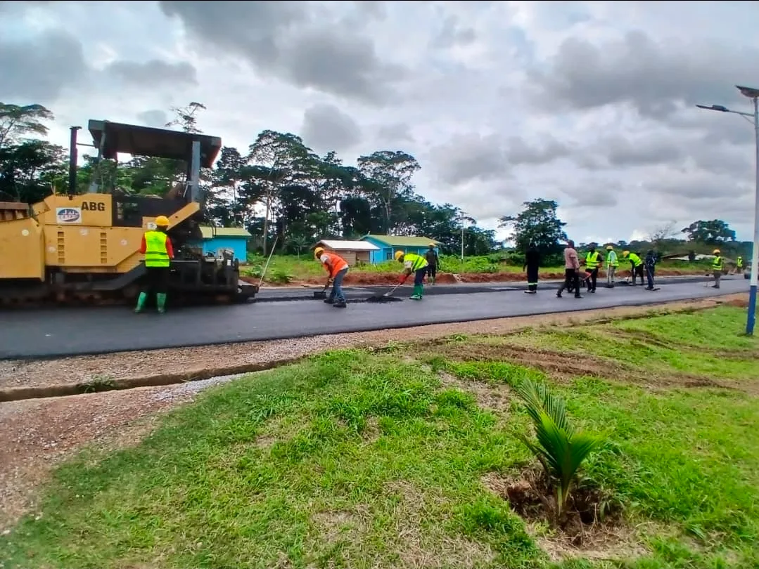 Voirie & enrobés — K-Construction, entreprise de génie civil et BTP à Yaoundé, Cameroun