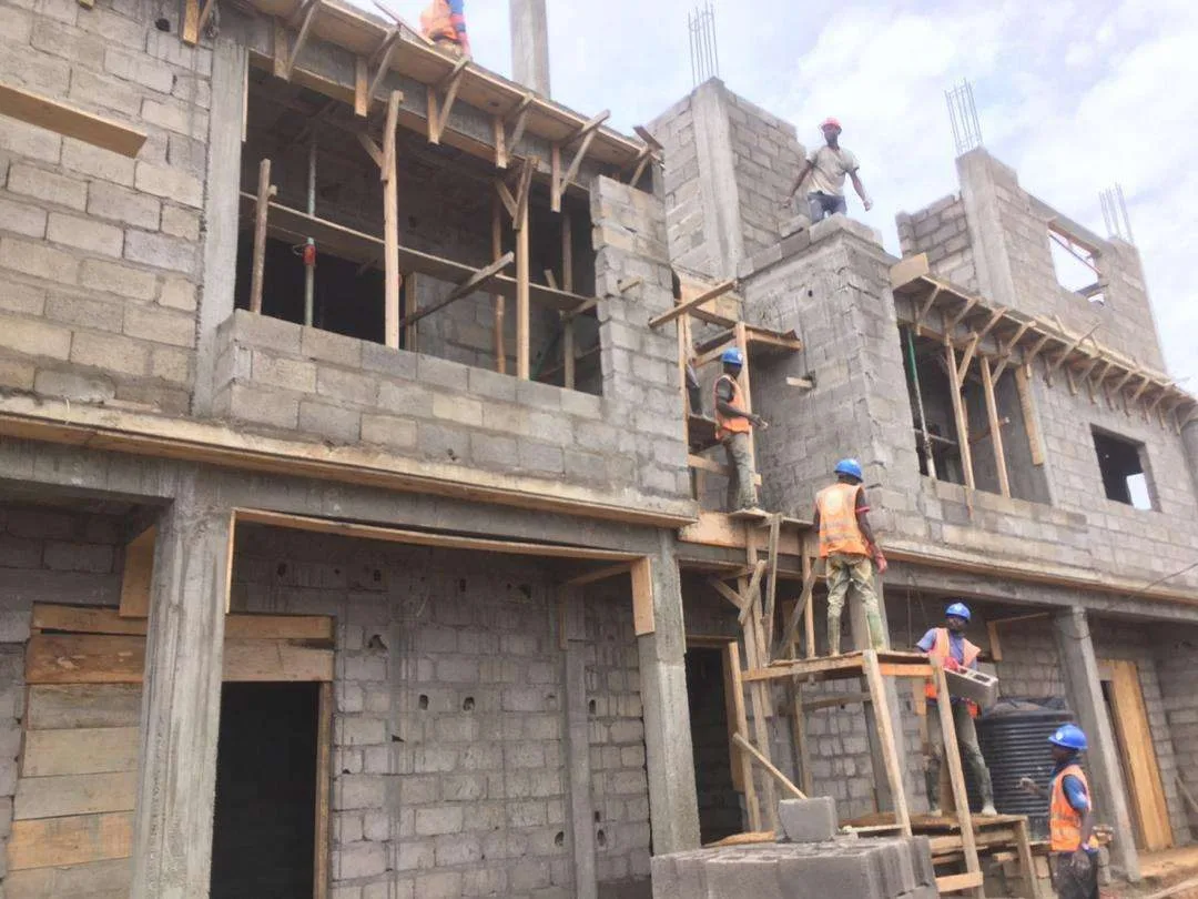 Bâtiment R+2 — gros œuvre à Cameroun — vue 3 — K-Construction, entreprise de génie civil et BTP au Cameroun