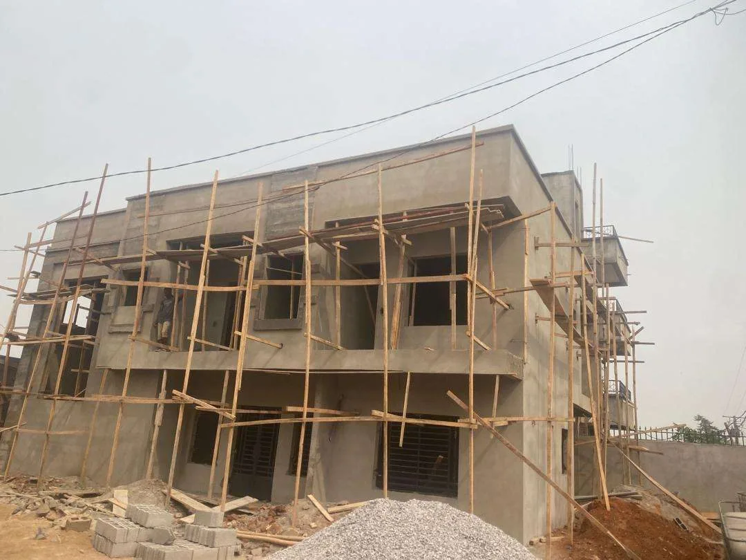Charpente & toiture Metro-Bond à Cameroun — vue 2 — K-Construction, entreprise de génie civil et BTP au Cameroun