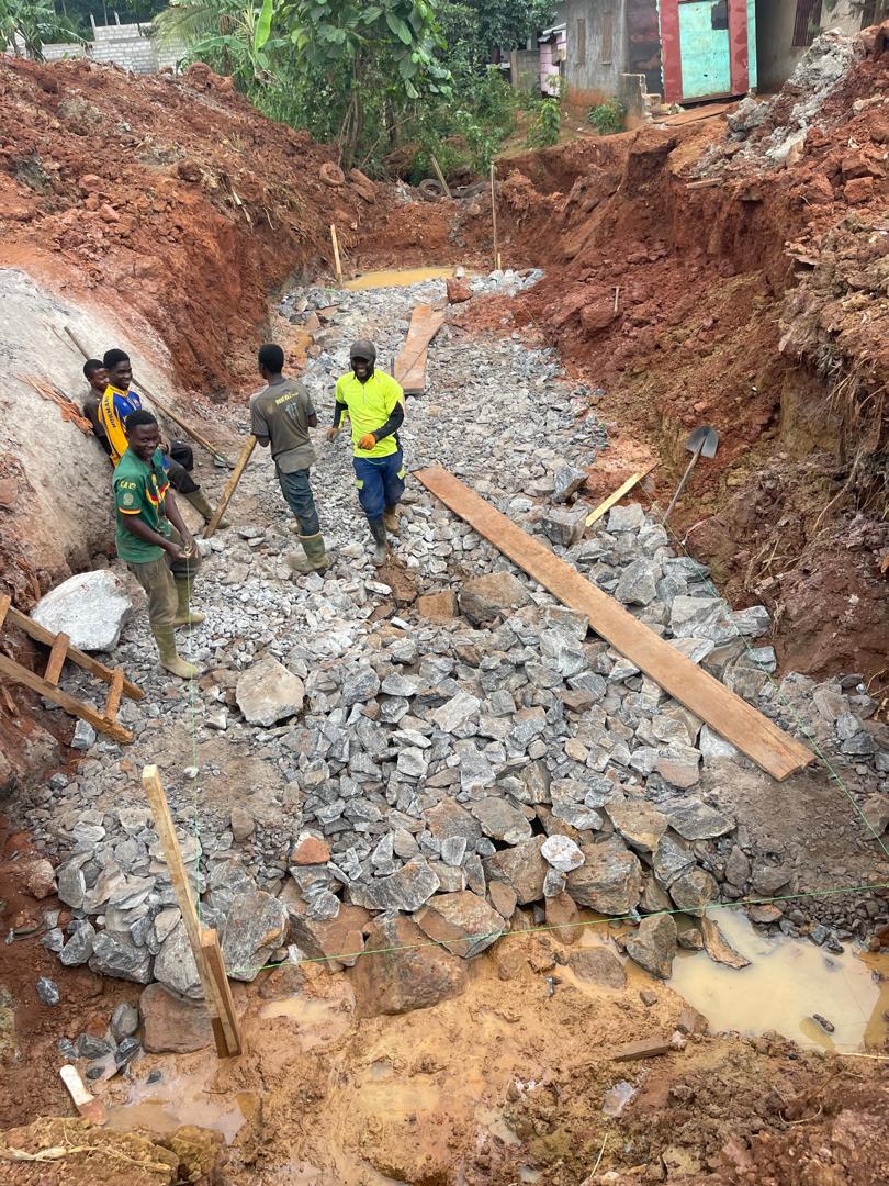 Construction de dalots à Yaoundé 4, Nkolo — vue 4 — K-Construction, entreprise de génie civil et BTP au Cameroun
