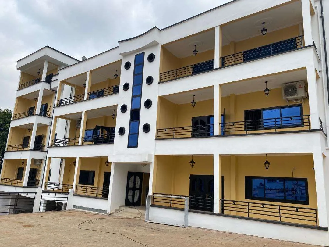 Immeuble R+3 — 118 appartements à Yaoundé, Bastos — réalisation K-Construction BTP, génie civil Cameroun