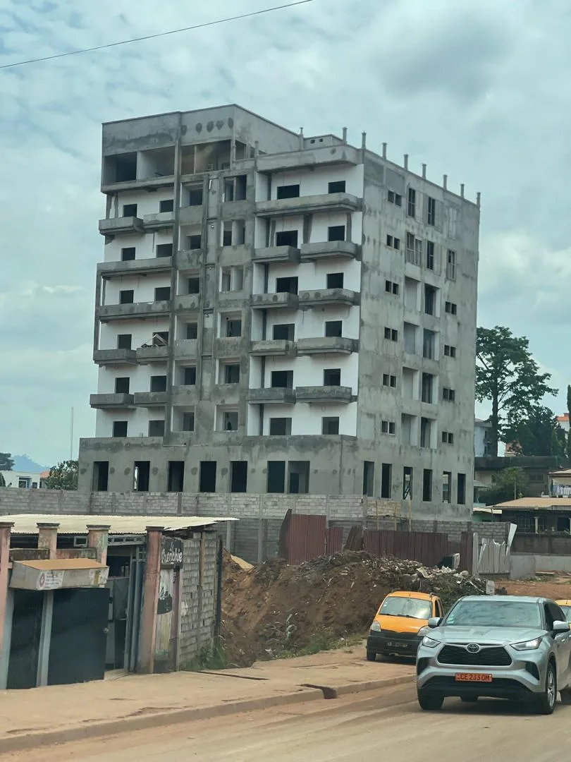 Immeuble sous-sol R+8 à Yaoundé, Omnisport — vue 3 — K-Construction, entreprise de génie civil et BTP au Cameroun